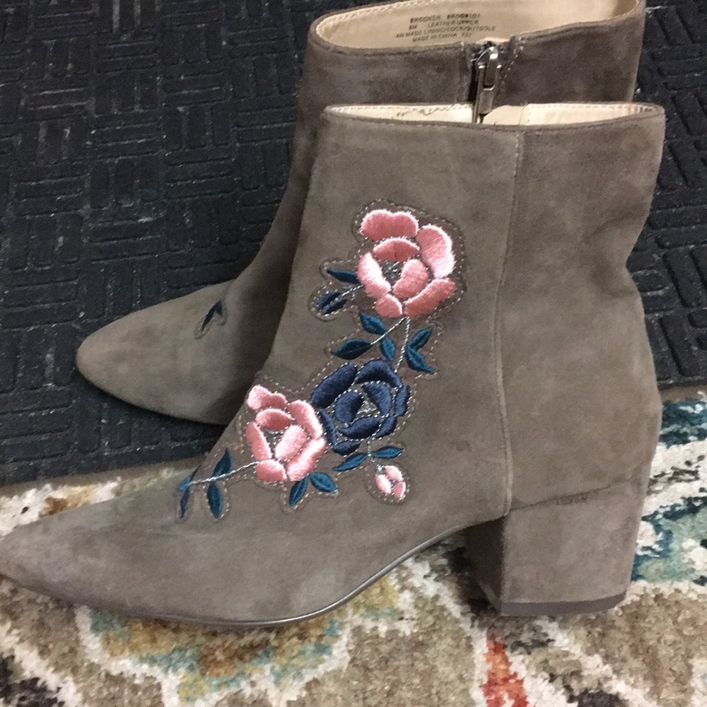 Steven light brown suede embroidered